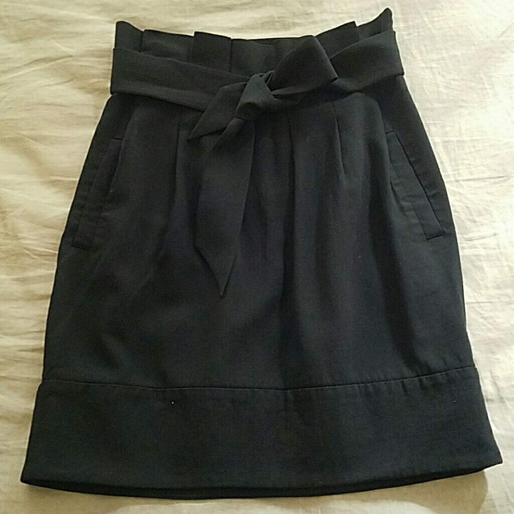 BCBG paperbag waist skirt